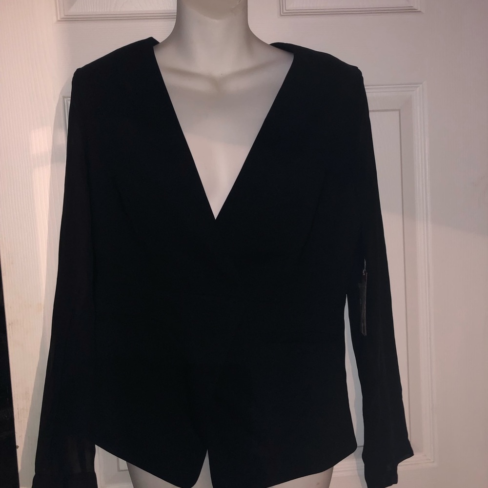 Vince Camuto NWT black blazer with sheer sleeves sz 6